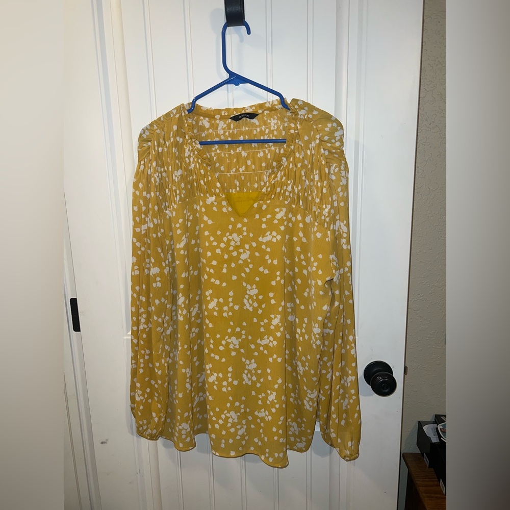 2xl ladies long sleeve mustard top vneck